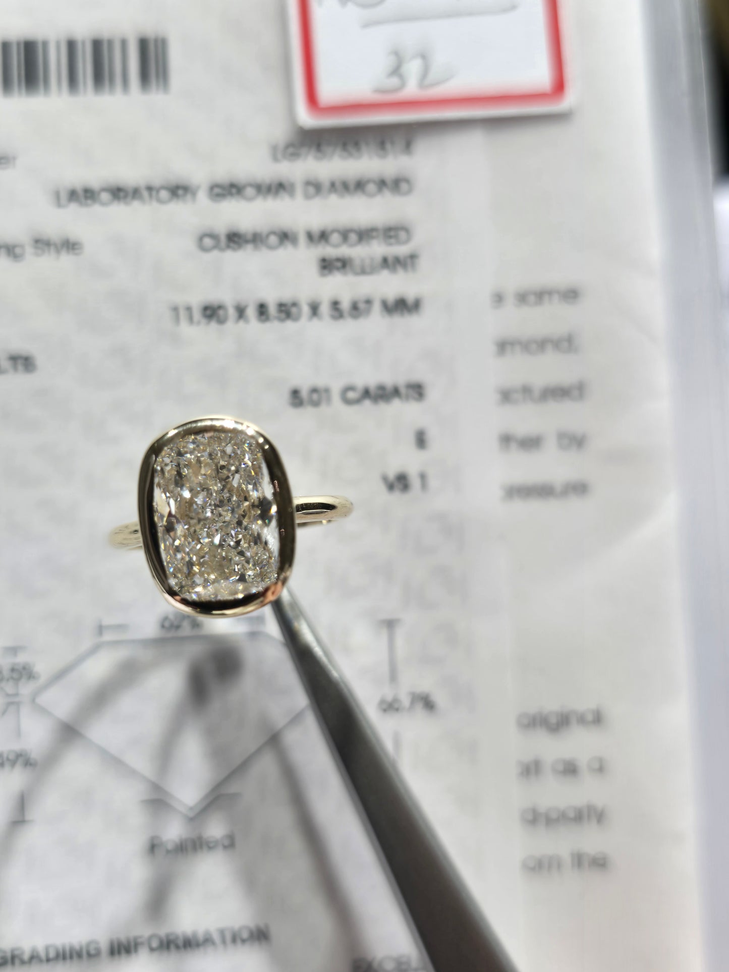 Bezel Cushion rings 💍 5 Carat E/VS1 💎 IGI Labgrown Diamomd