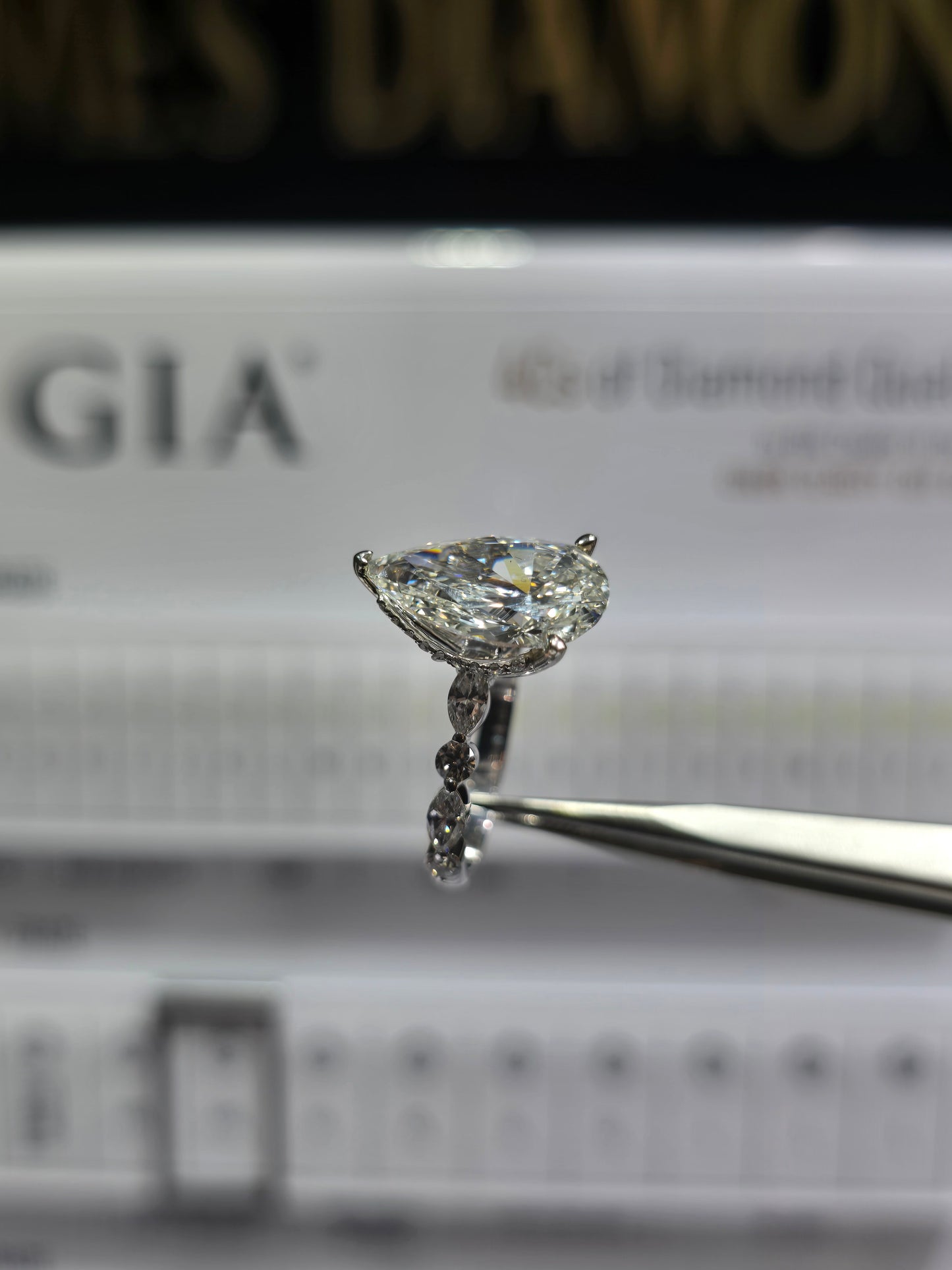 Beautiful Pear Rings 💍 Center 5 carat H/VS1 💎 IGI Labgrown Diamomd