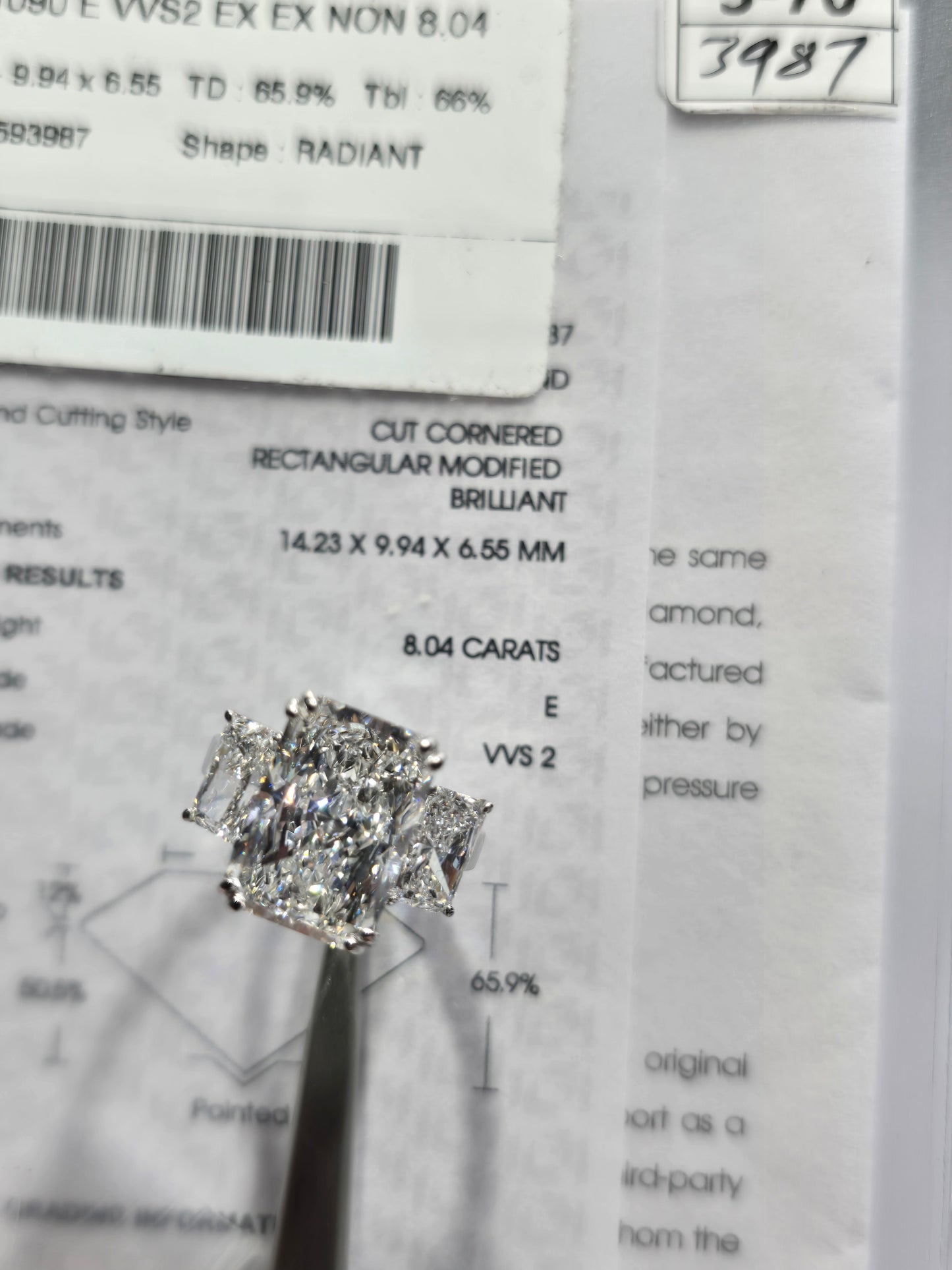 Radiant Rings 💍 8 Carat center (total 10 Carat) E/VVS2 IGI LabgrownDiamond 💎