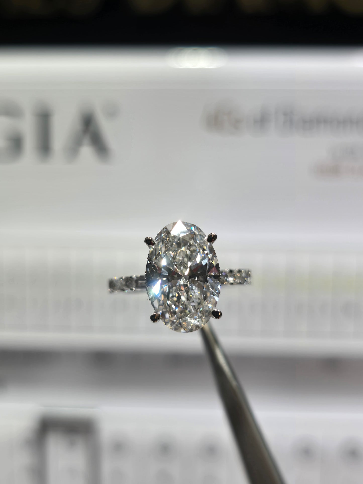 Oval Rings 💍 Center Oval 4 Carat 💎 IGI Labgrown Diamond