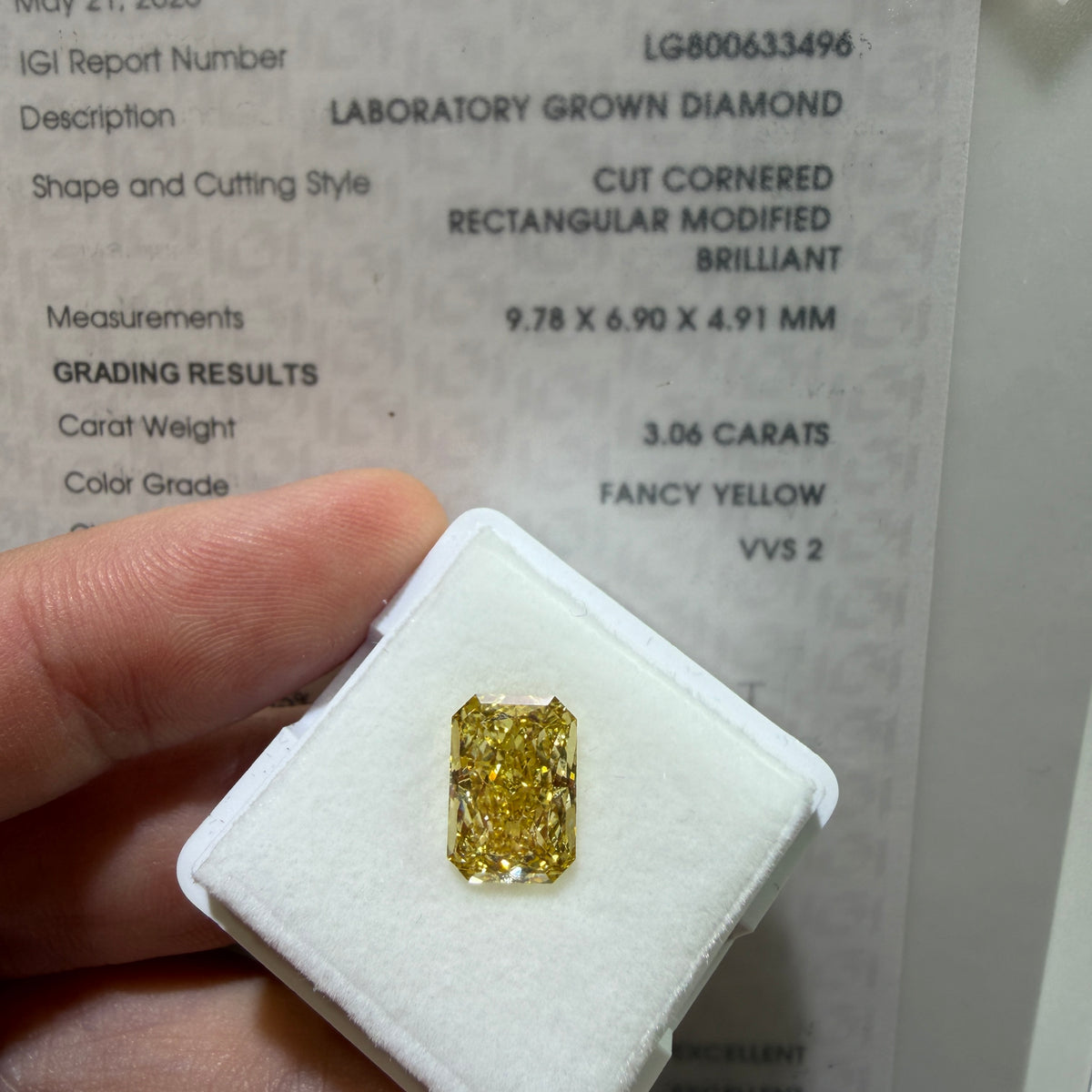 3.06ct Rectangular Modified Brilliant Lab Grown Diamond – Fancy Yellow, VVS2