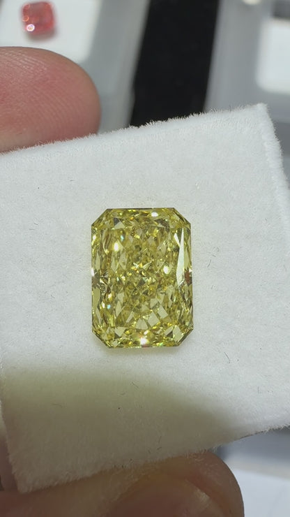 3.02ct Rectangular Modified Cut Lab Grown Diamond – Fancy Intense Yellow, VS2